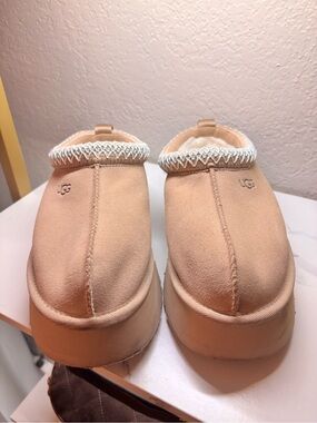 UGG Tazz II Tan Suede Platform Slip-On Clog